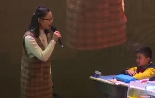 “成長課堂”第二屆小學數學“現代與經典”課堂教學觀摩課《復式條形統計圖》戴穎華