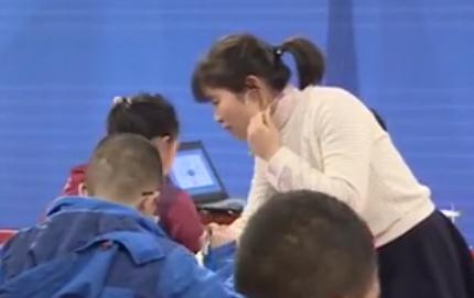 第十二屆全國初中英語優質課大賽Bus driver and Passengers Save an Old Man湖南2