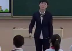 ������ȫ��С�W�Z�Ľy�������惞�|�n��ِ���ϡ�һֻ�C�ҵĴ��ϻ����ڶ��n�r�n�Ì��_���£����