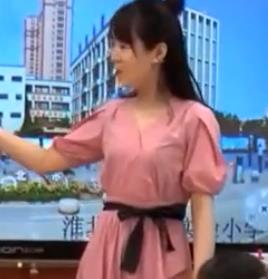 ��ʮ����ȫ��С�WӢ�Z�̎��n�ý̌W��������ِ���꼉 Write a student profile 11̖���