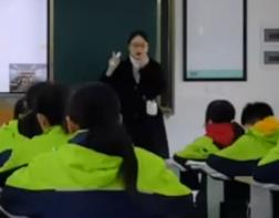 ���а��꼉�σ�Module 7 Unit 2 She was thinking about her cat. Alice's Adventures in Wonderland�Ĵ�