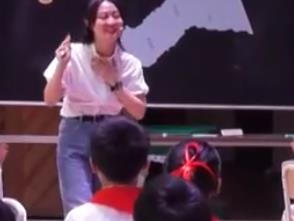 �ؑc��С�W(xu��)Ӣ�Z�̎���(y��u)�|(zh��)�n��ِ�F(xi��n)���n18.��we are red�����f�݅^(q��)��